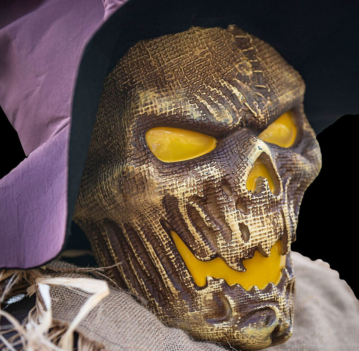 8 1/2 Ft. Animated Scarecrow Animatronic Decoration