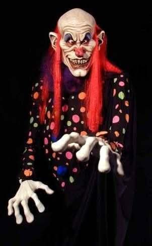  "Stalkaround - Creepo" Professional Costume